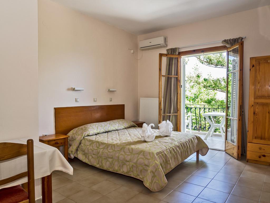Sea Breeze Apartments Lixouri Exterior foto
